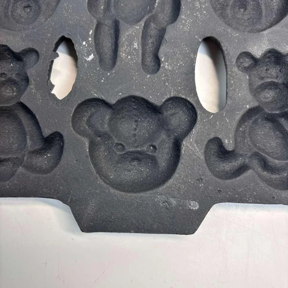 Vintage Cast‎ Iron Teddy Bear Muffin Cookie Candy Mold 1980s 6 Bears 9 1/2